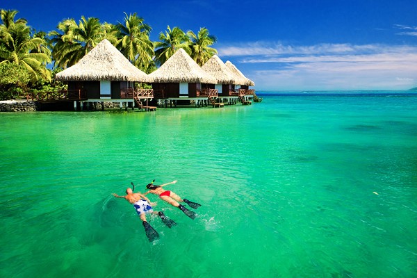 游艇海上度假時(shí)游泳應(yīng)注意得一些事情